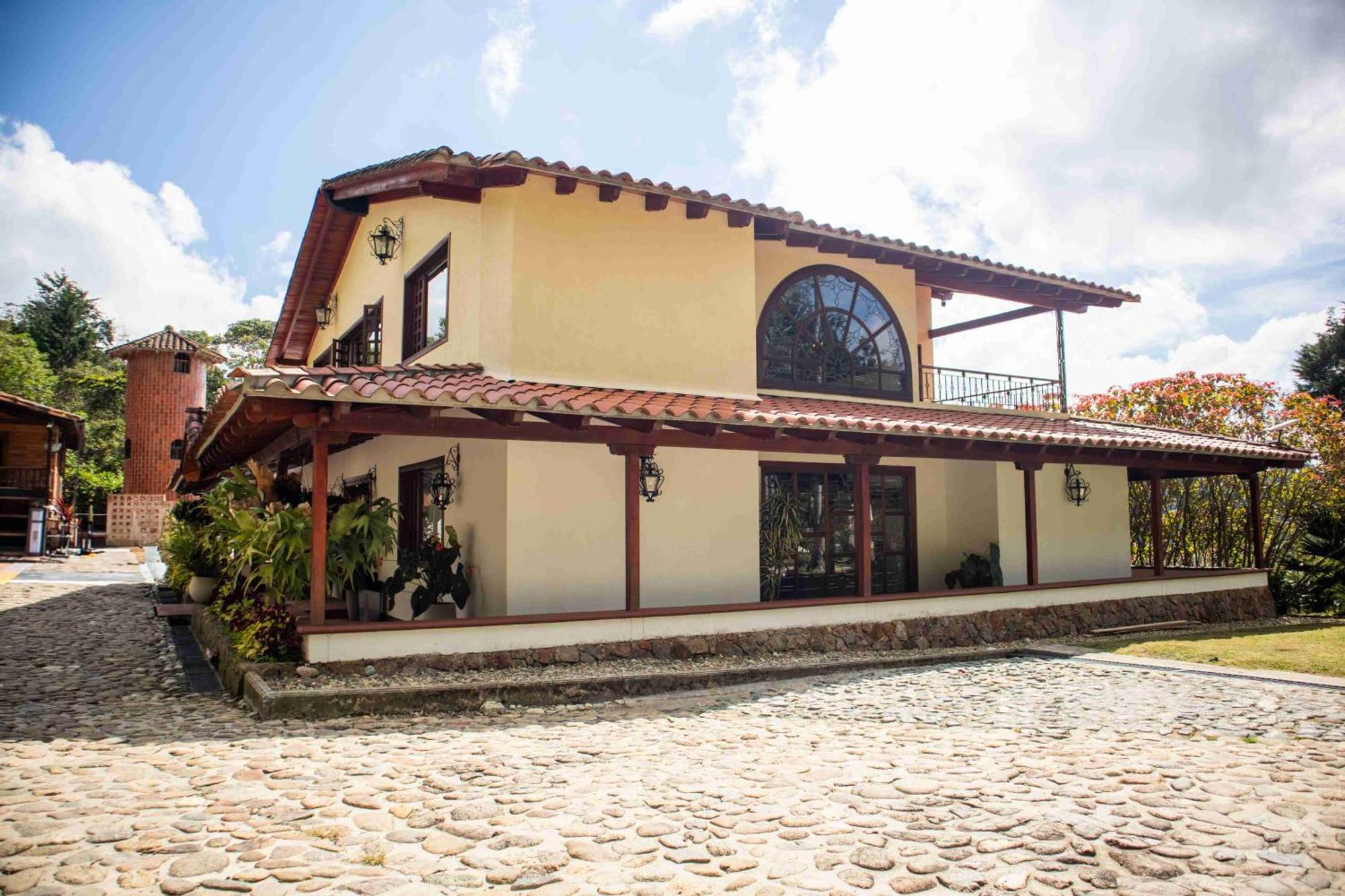 Autenthico Sajonia Hotel Aeropuerto Rionegro Exterior photo