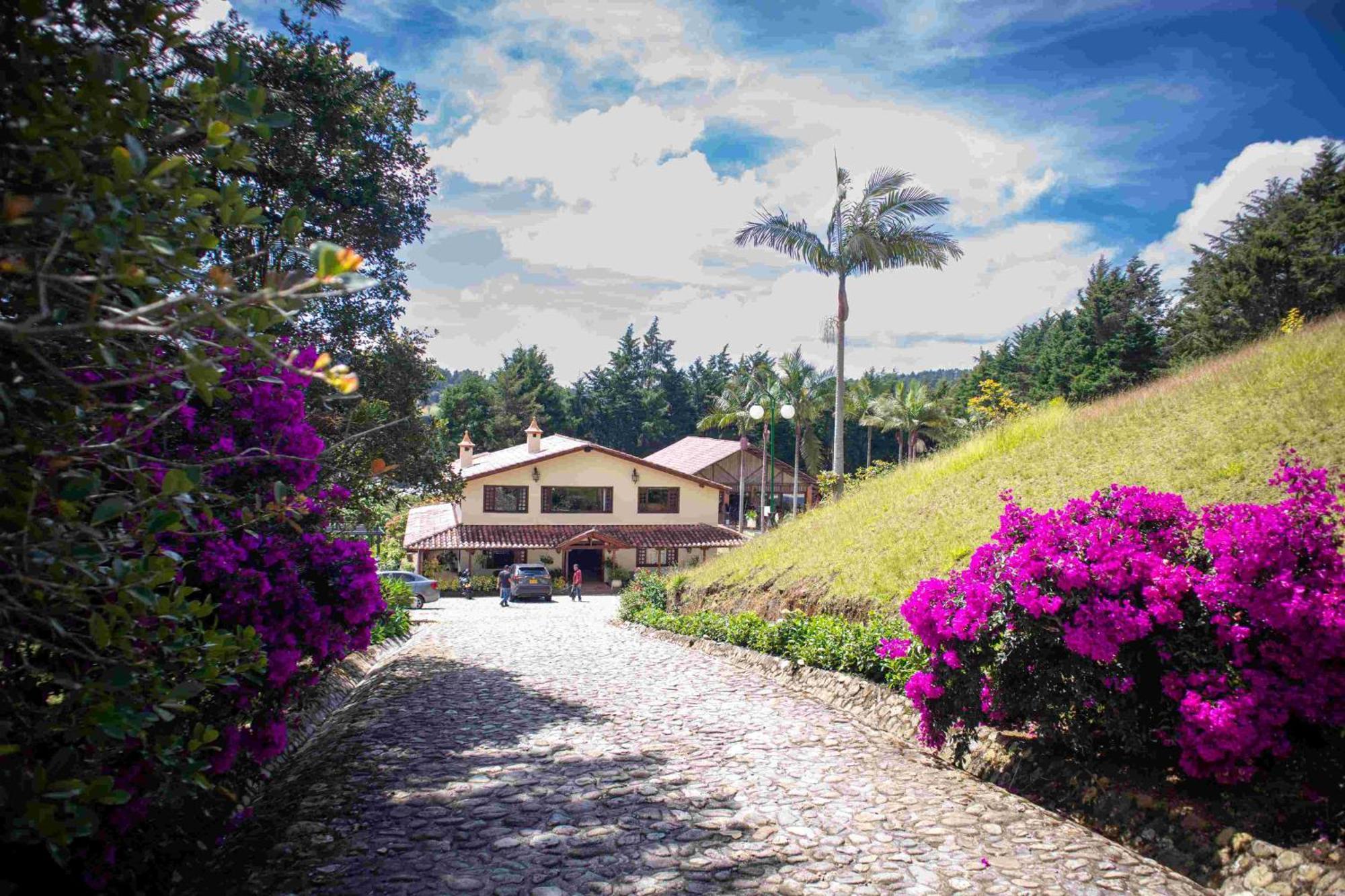 Autenthico Sajonia Hotel Aeropuerto Rionegro Exterior photo